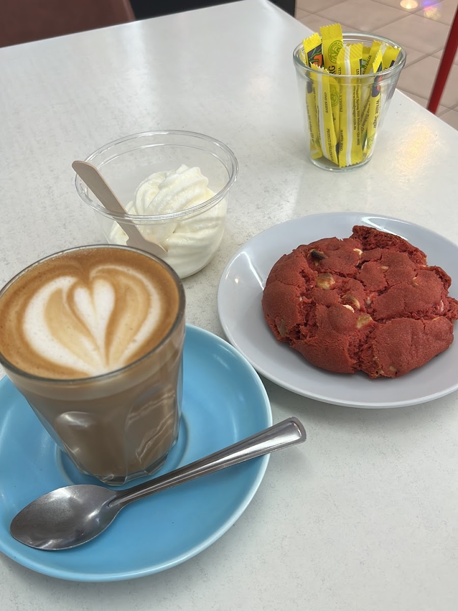 3-Dots Cafe & Mini Mart Photos 2