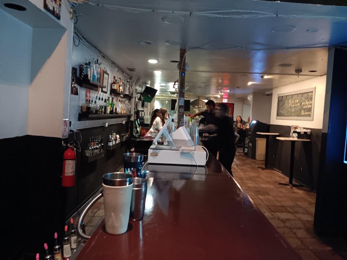 4Th Bar And Lounge