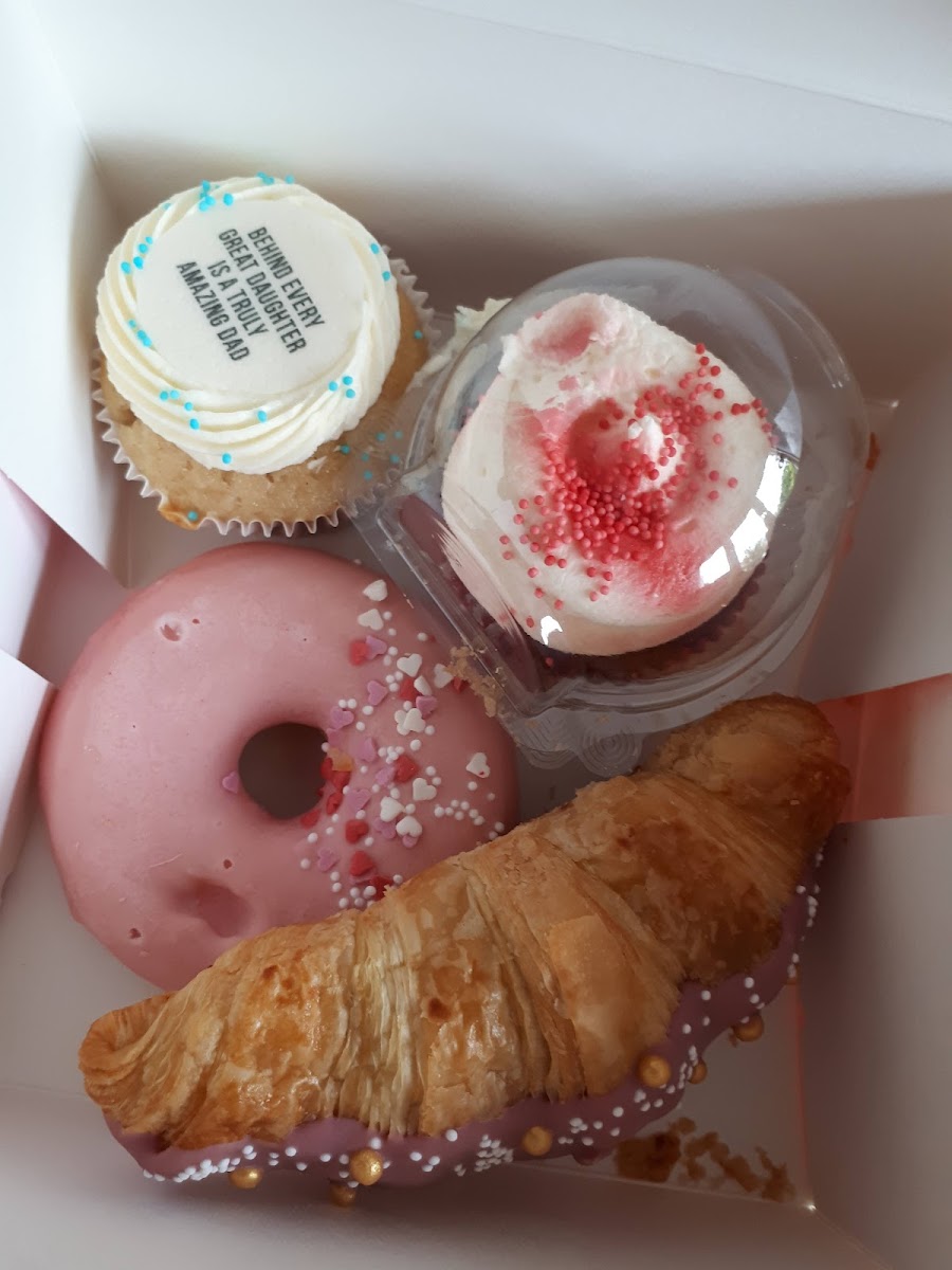 A Cup Of Cake Photos 9