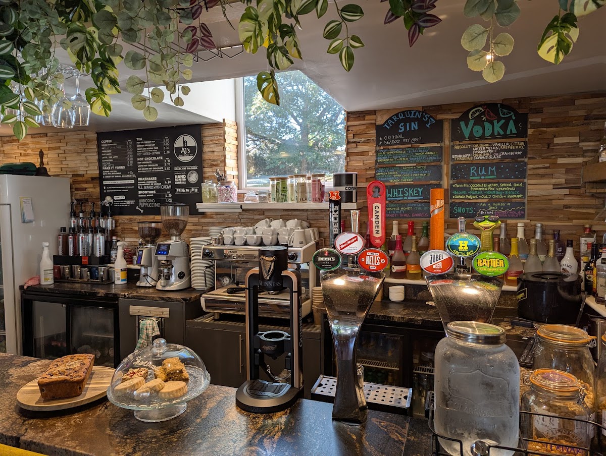 Aj's Cafe' & Bar
