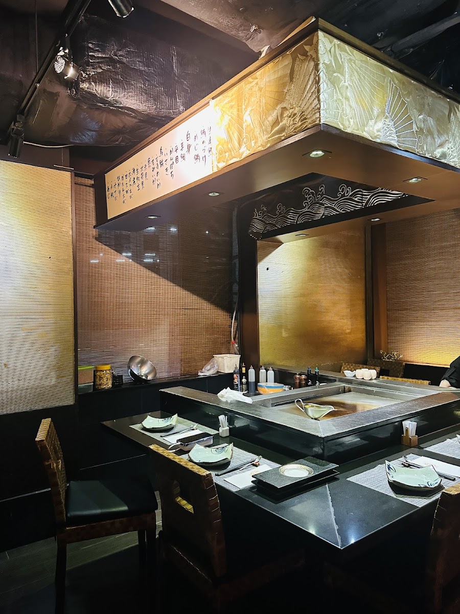 Akita Teppanyaki Sashimi - Wan Chai