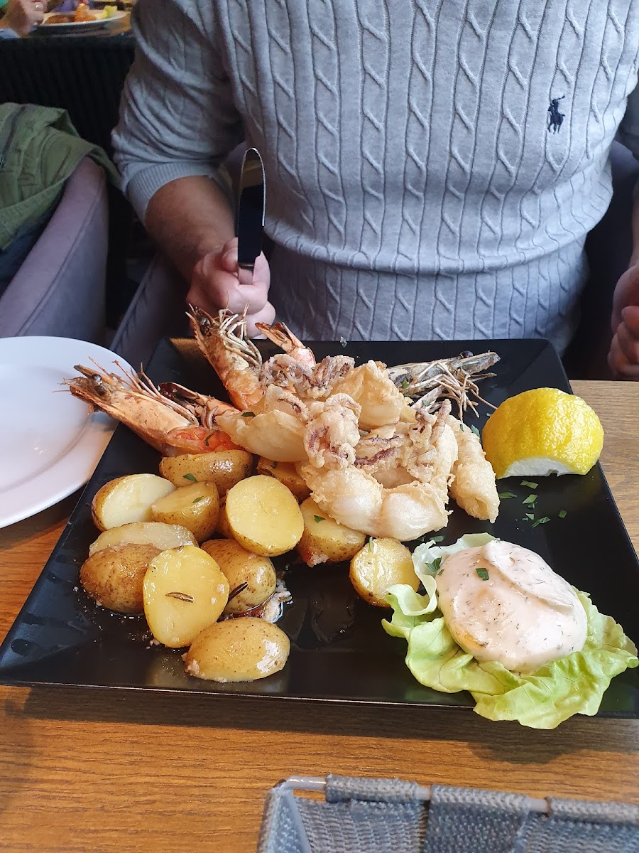 Akropolis • Hotel • Restaurant Photos 9