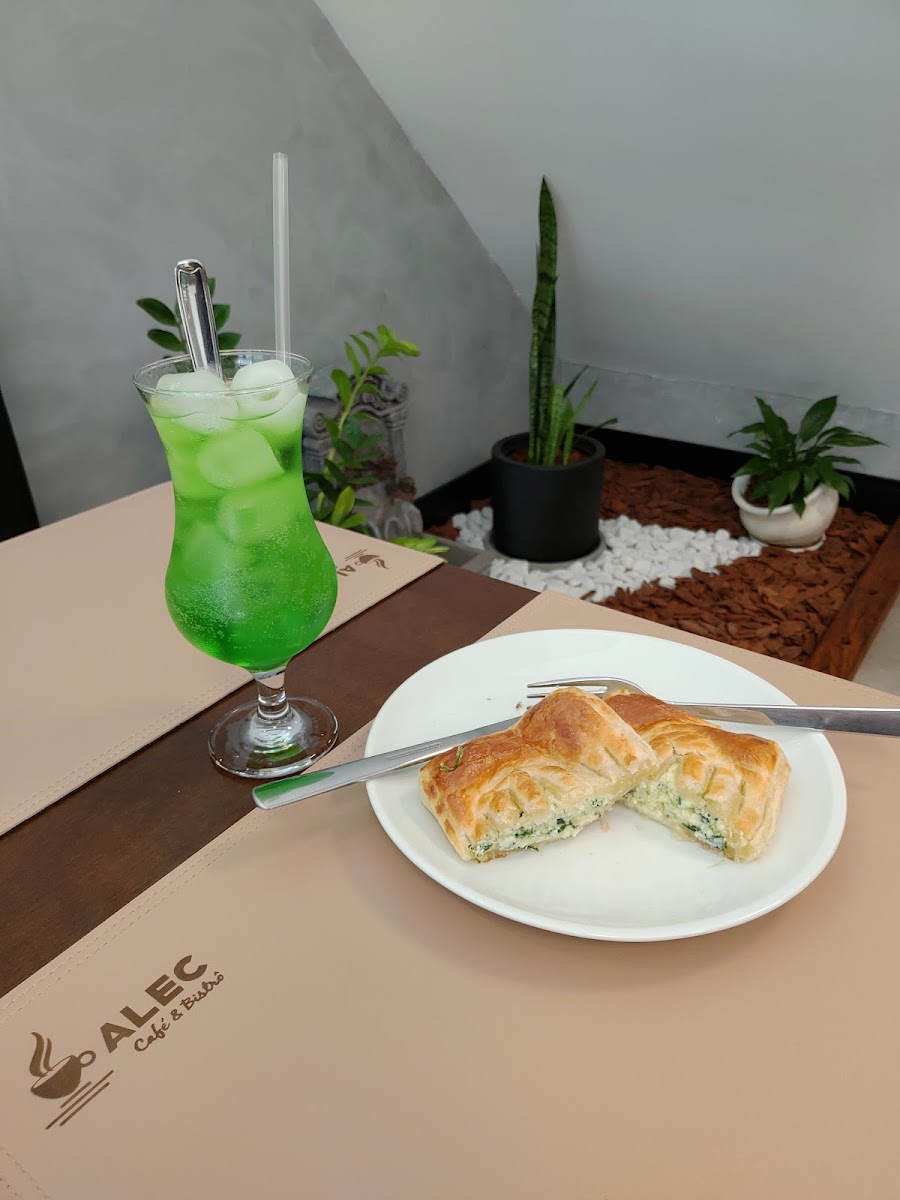 Alec Café & Bistrô Photos 2