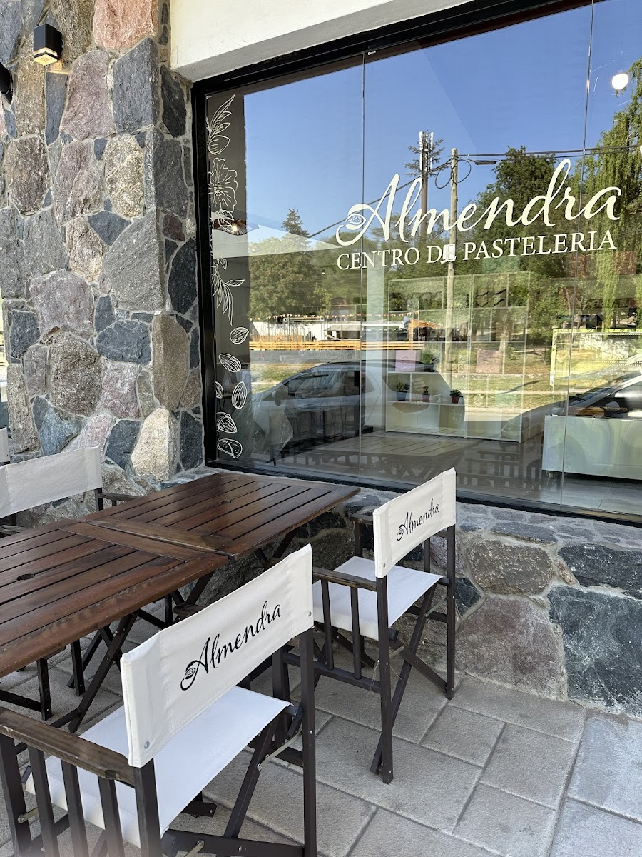 Almendra Cafetería De Especialidad Y Pastelería