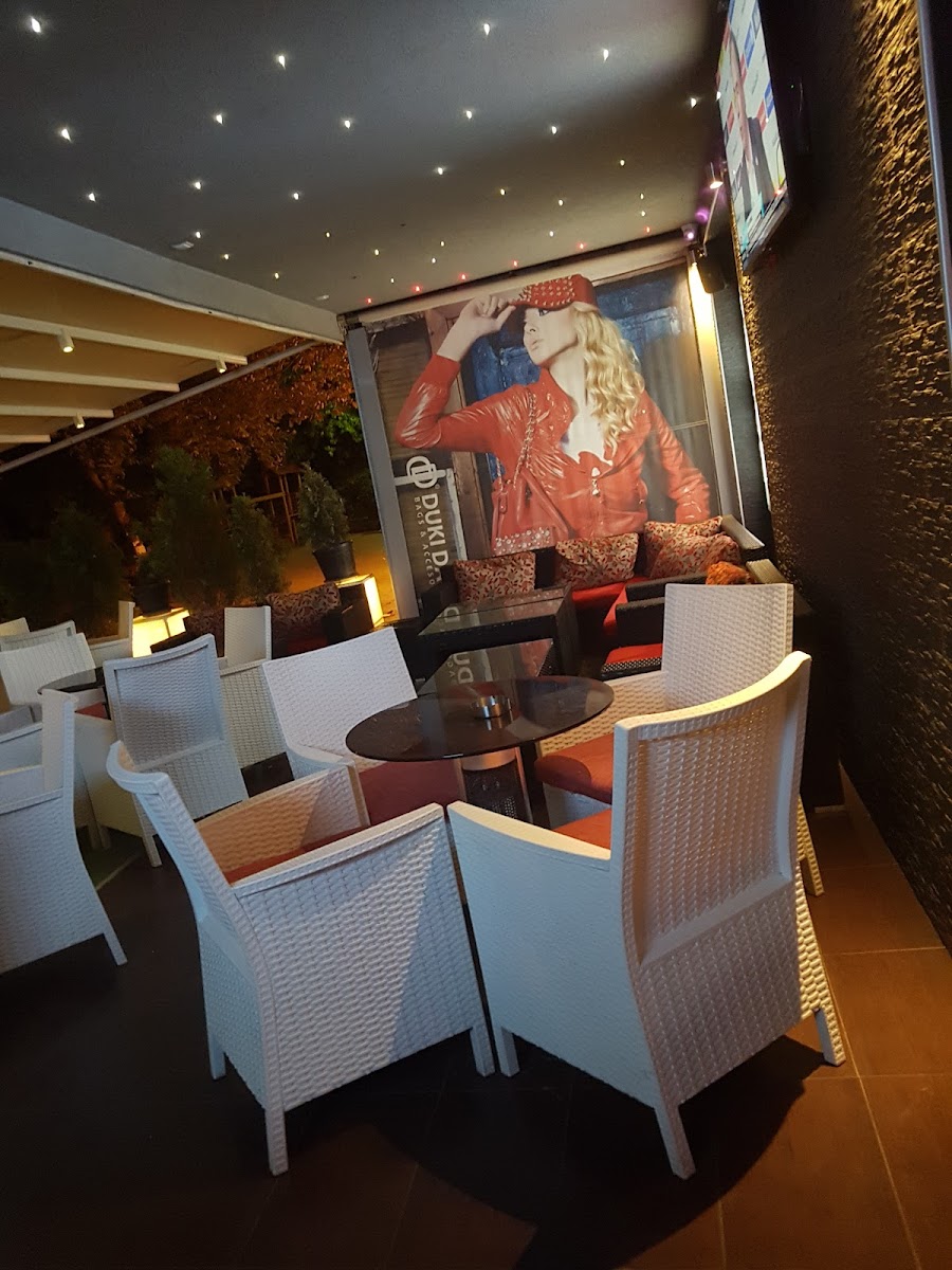 Amaro Cafe