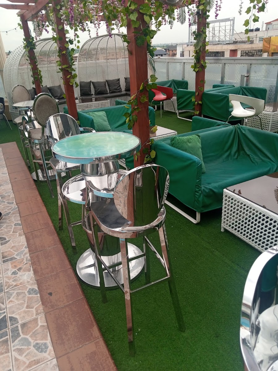 Ambiance Cafe