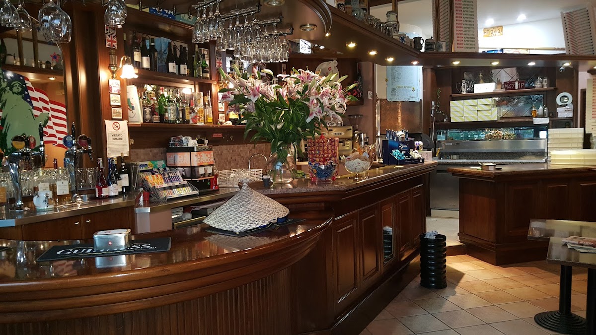 American Pizza Pub