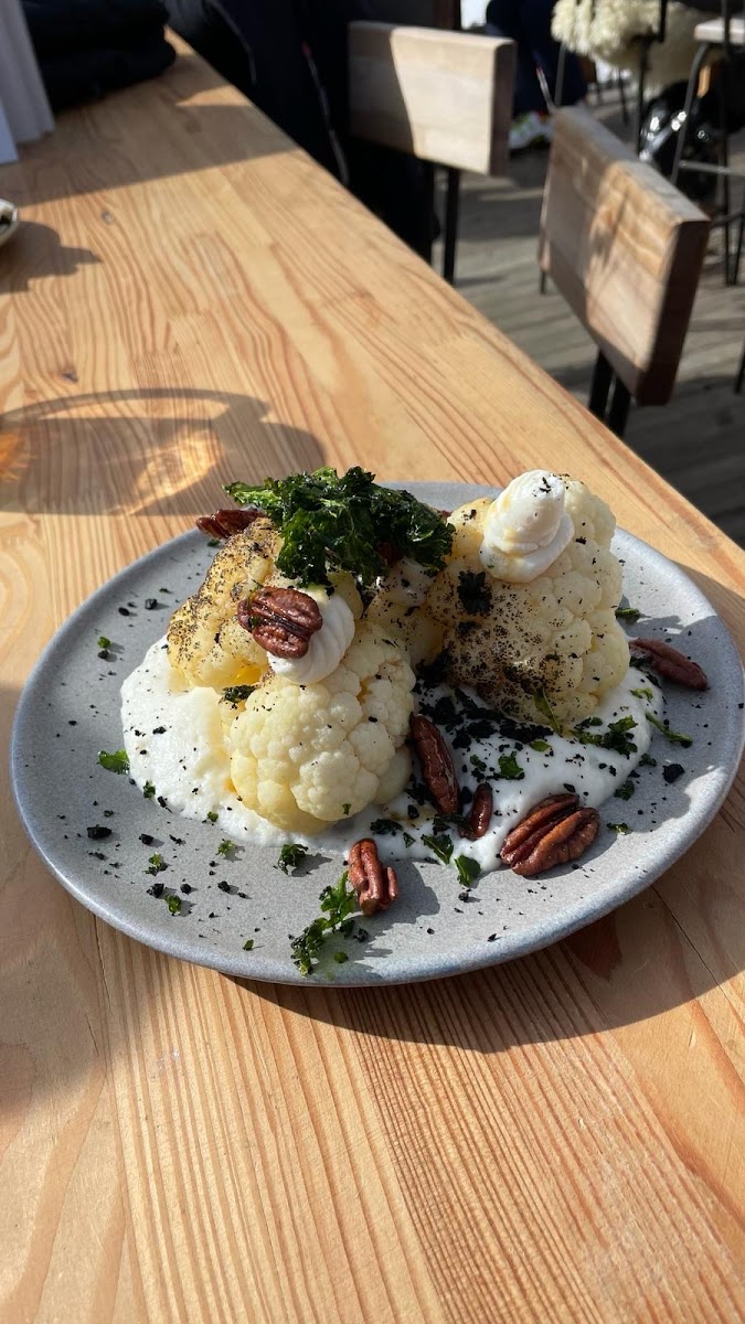 Aroleid Restaurant Photos 9