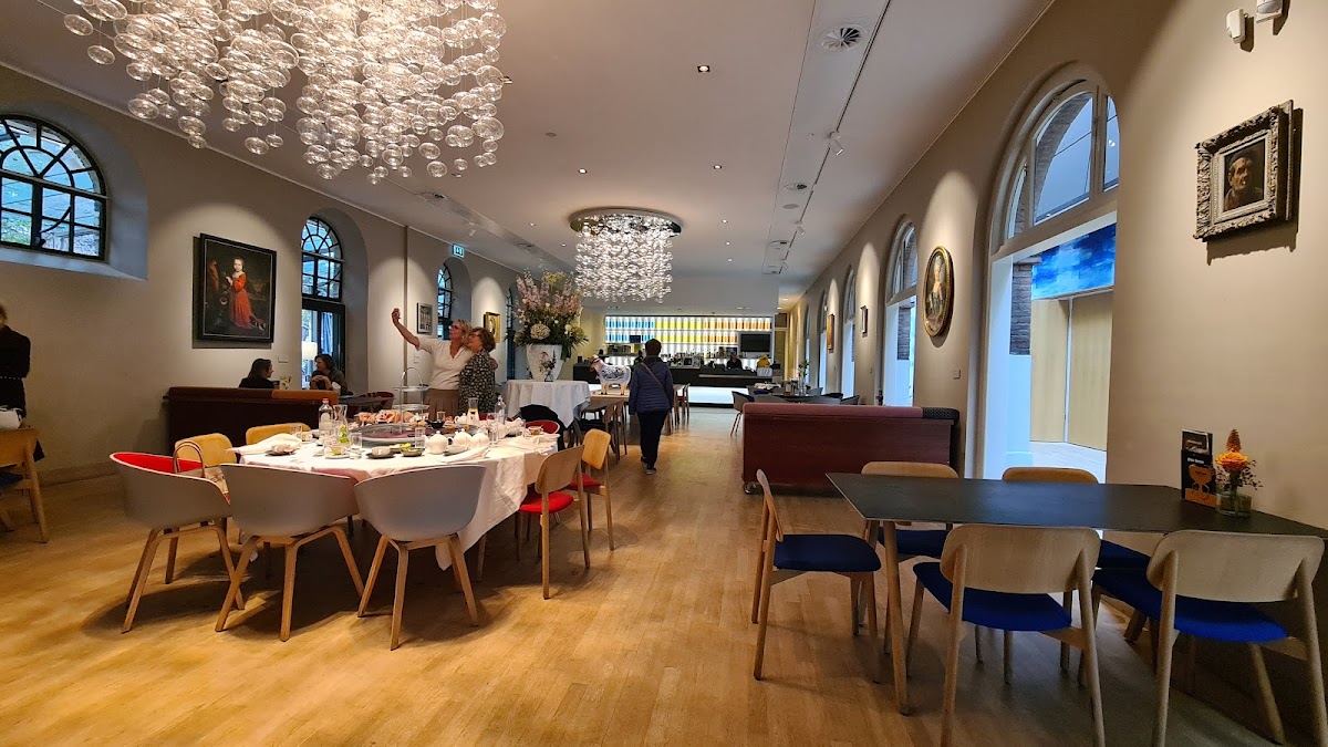 Art & Dining Photos 2