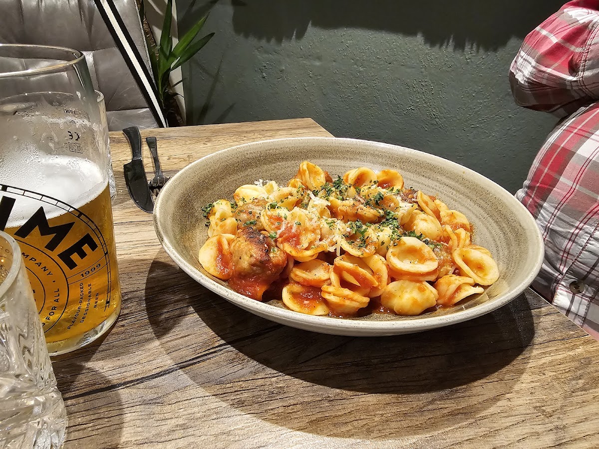 Avanti Restaurant And Bar Photos 9