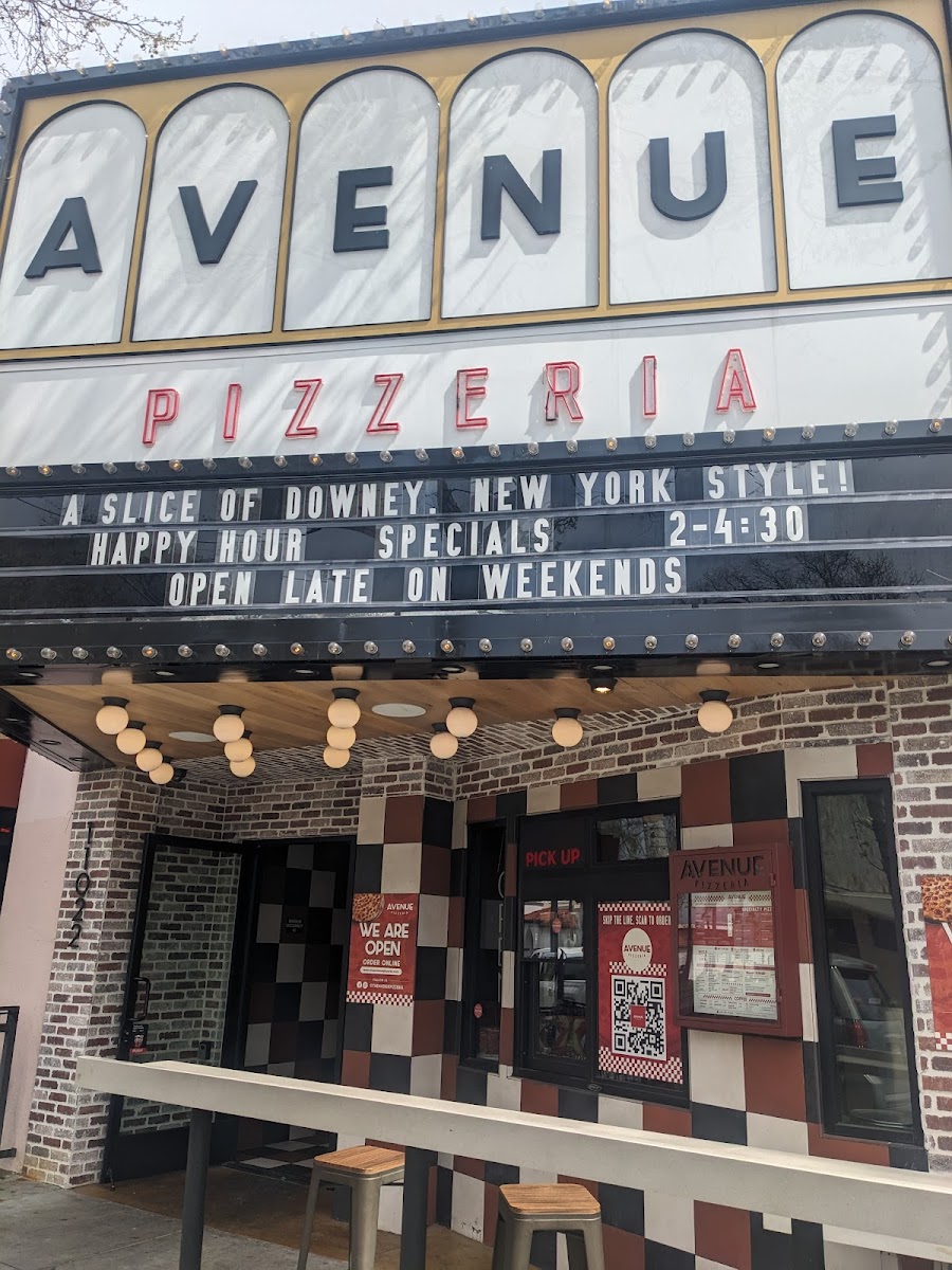 Avenue Pizzeria