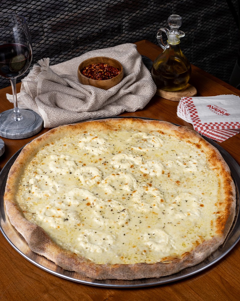 Avenue Pizzeria Photos 2