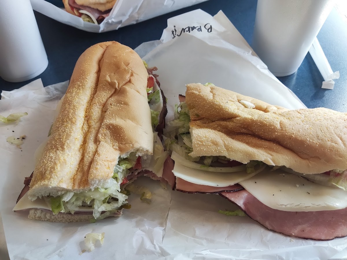 Avenue Subs Photos 9