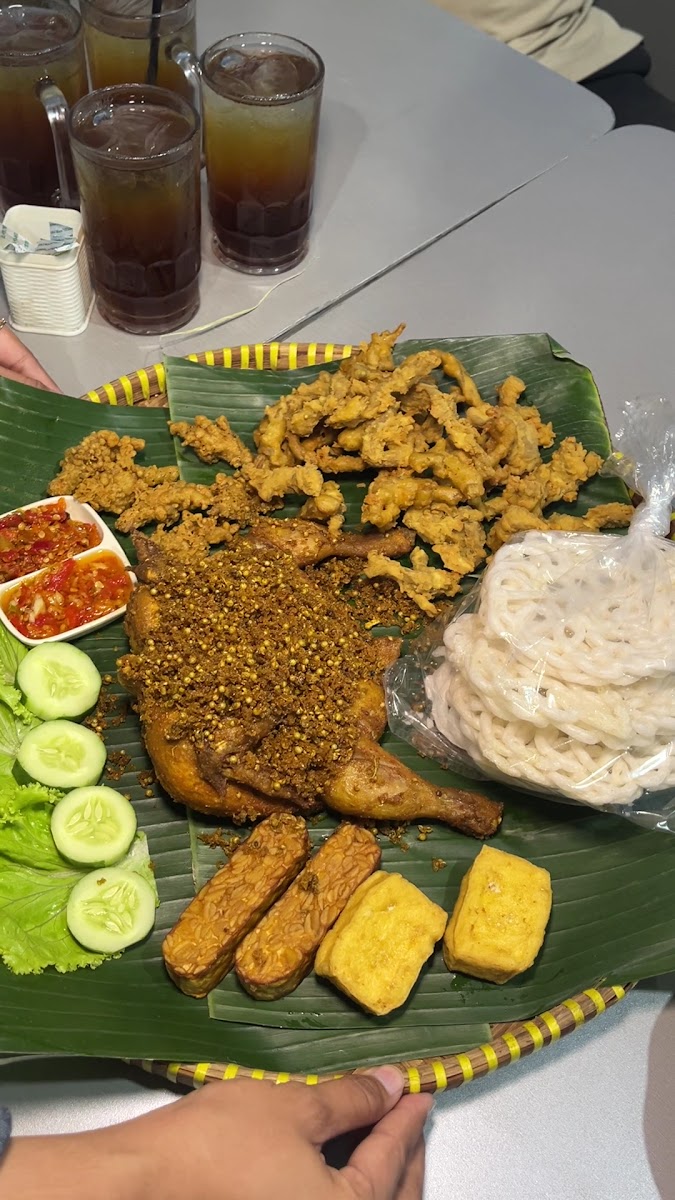 Ayam Goreng Rempah Lohjinawi - Bandar Kediri Photos 9