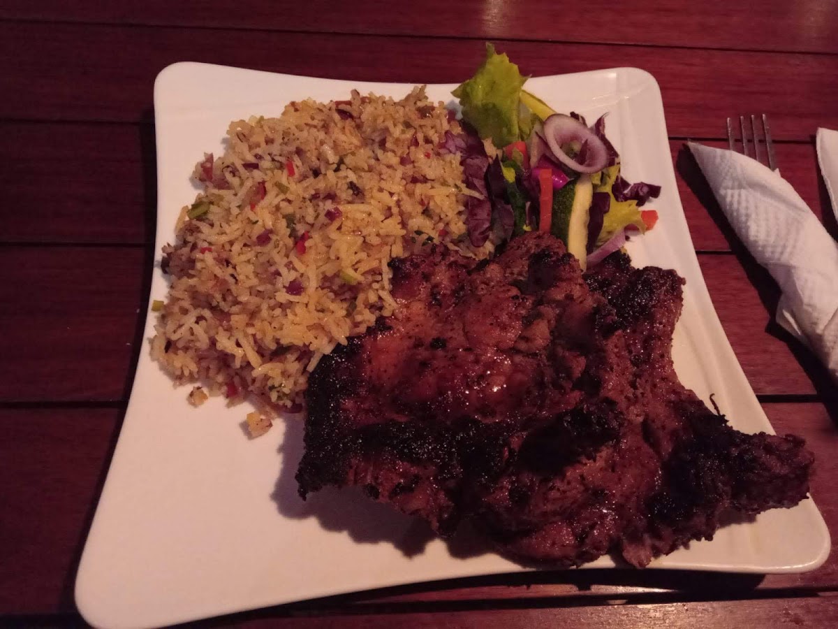 Backyard Bar And Grill Photos 9