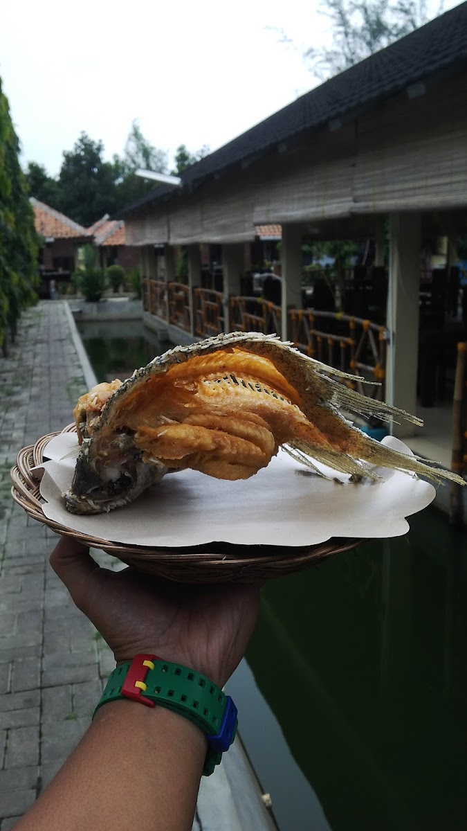 Balai Kambang Resto Photos 9