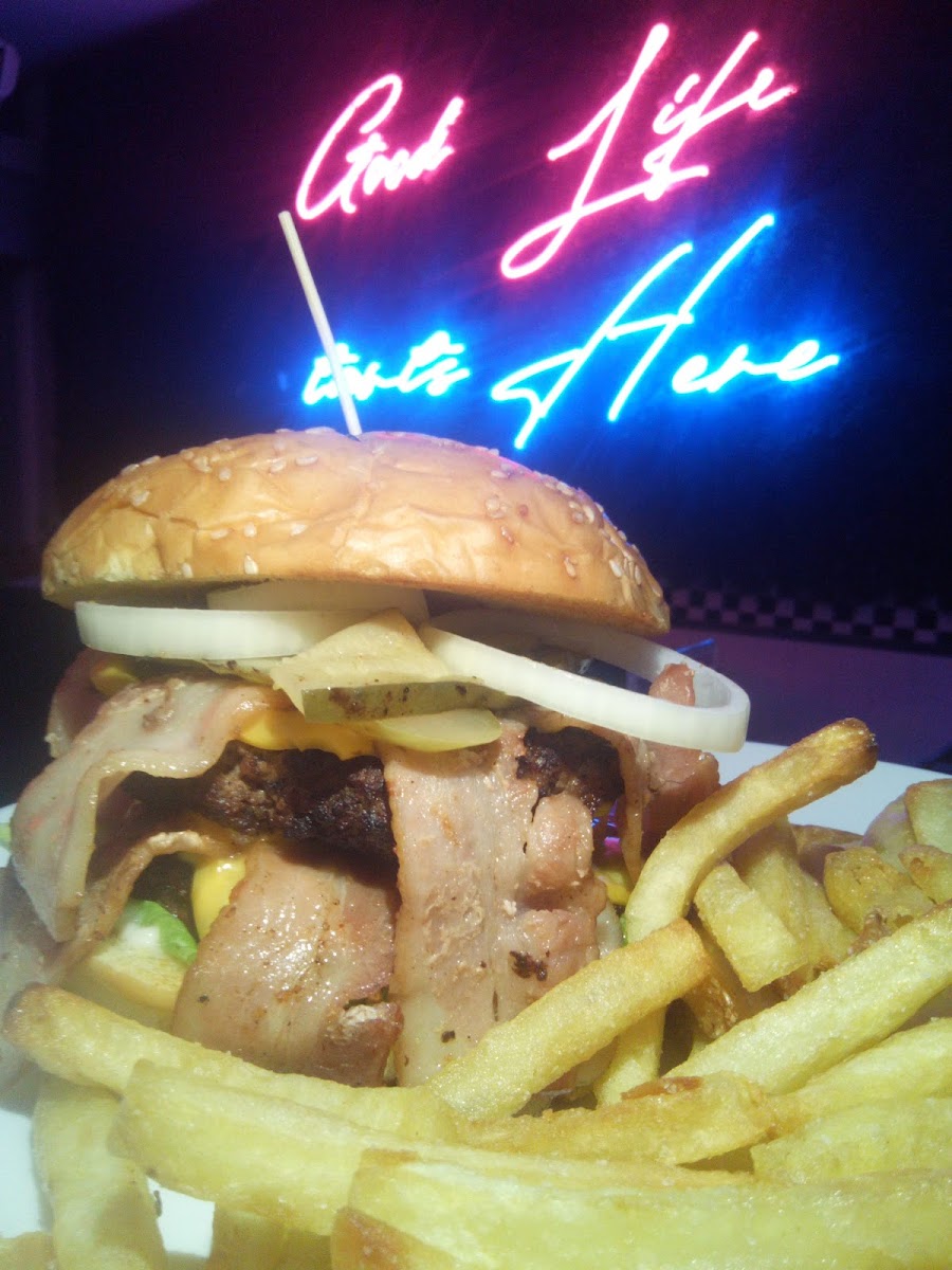 Bandits & Burgers Sea Point Photos 9