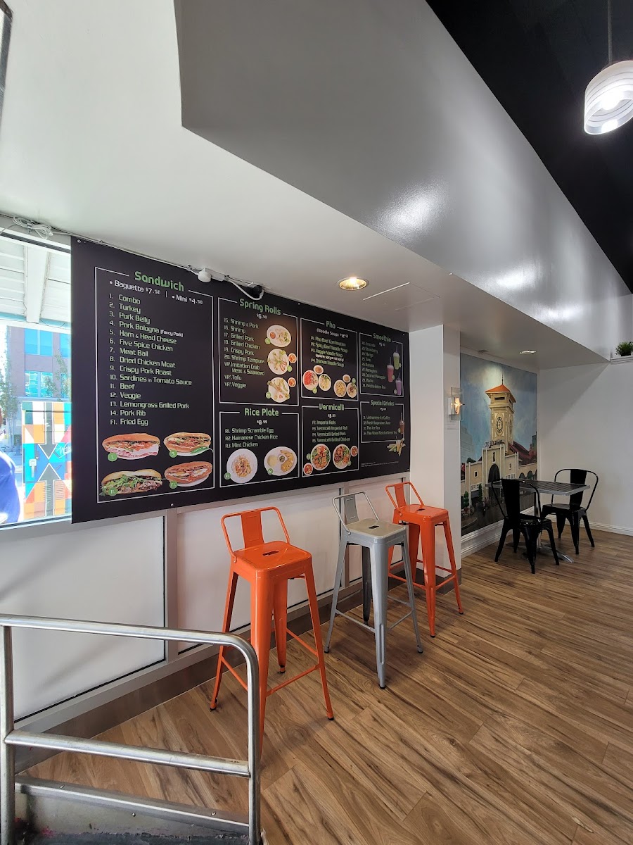 Banh Mi & Roll