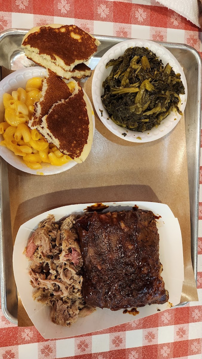 Bar-B-Cutie Smokehouse Photos 9