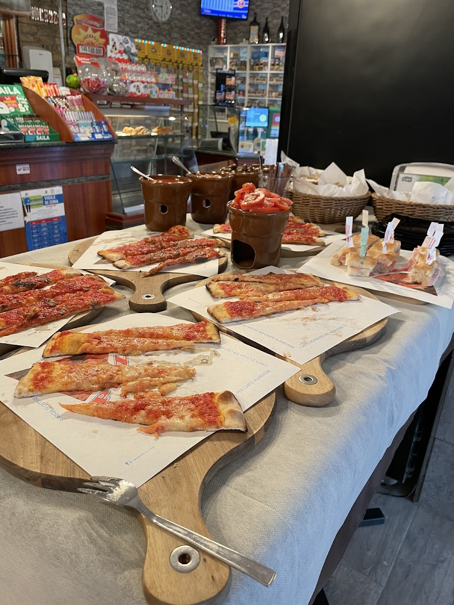Bar Trattoria Pizzeria La Piazzetta Photos 2