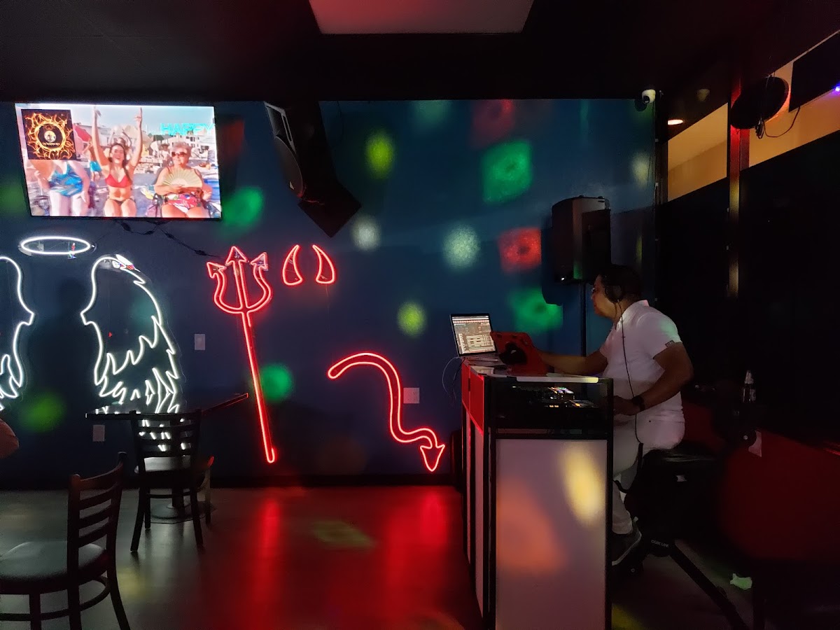 Barelo Bar & Grill