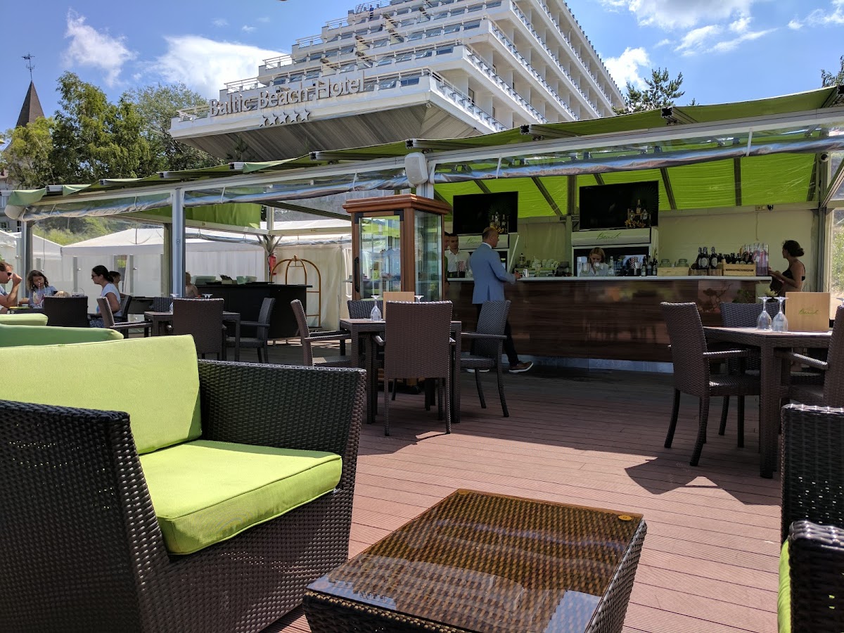 Beach Bar & Grill