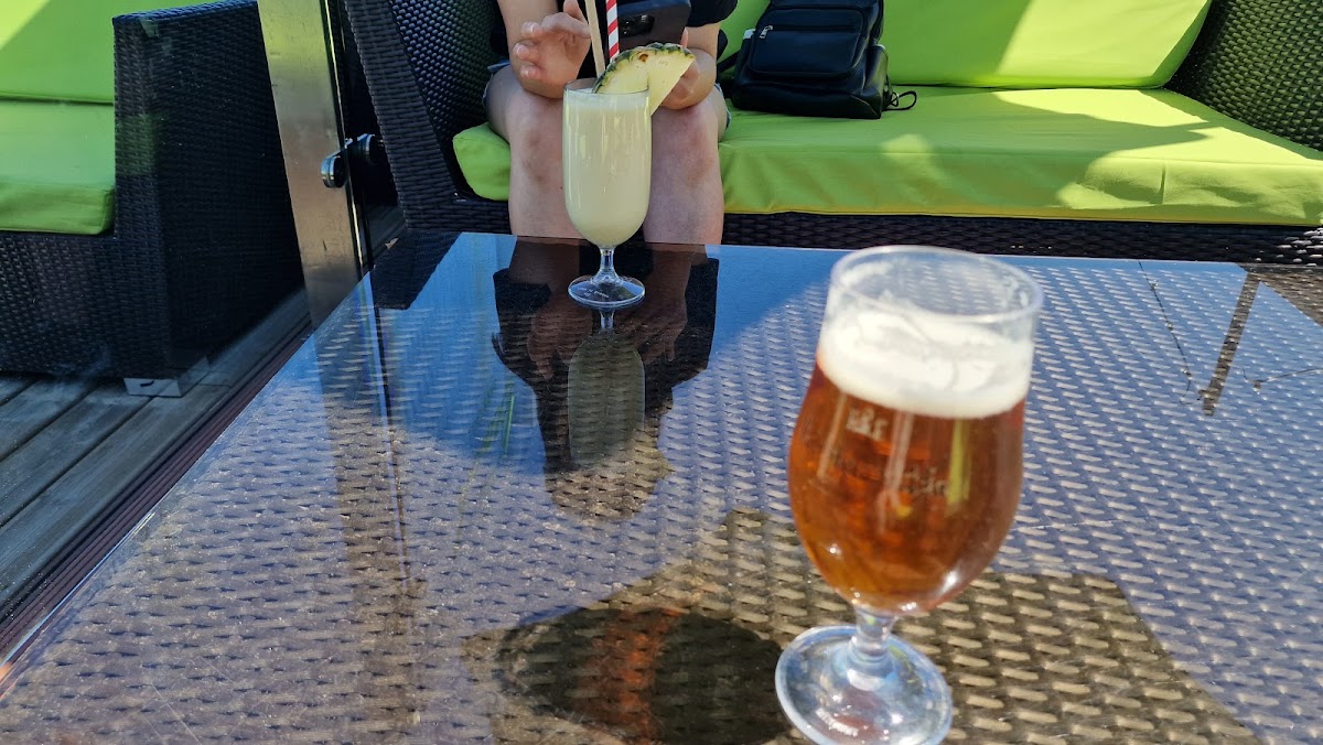 Beach Bar & Grill Photos 9