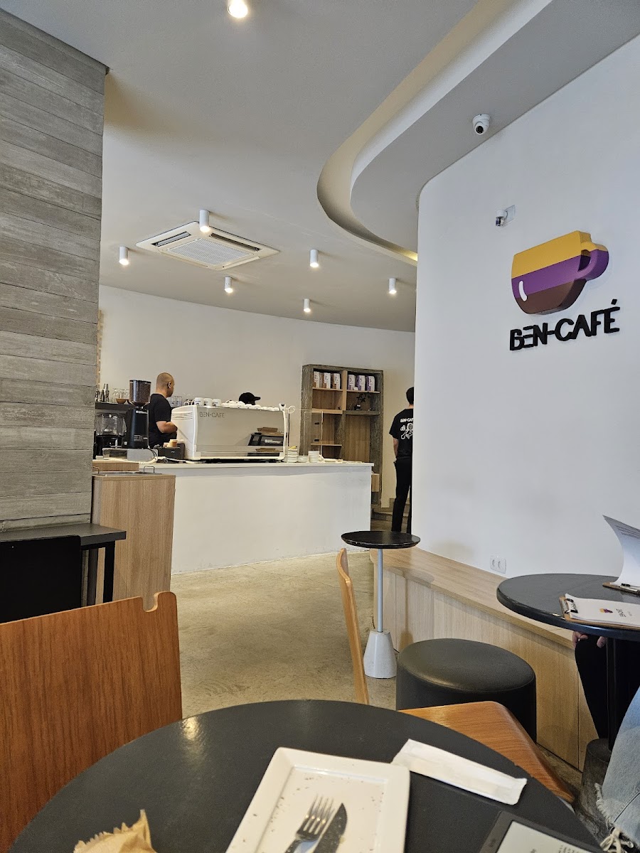 Ben Café