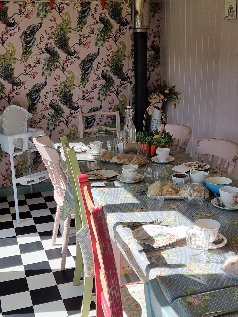 Betty's Vintage Hut