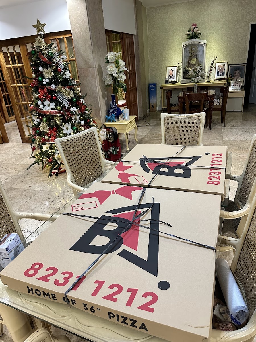Big Guys! Pizza Photos 2