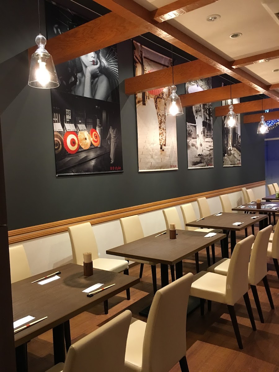 Bistro 88バル ＆ Delicatessen