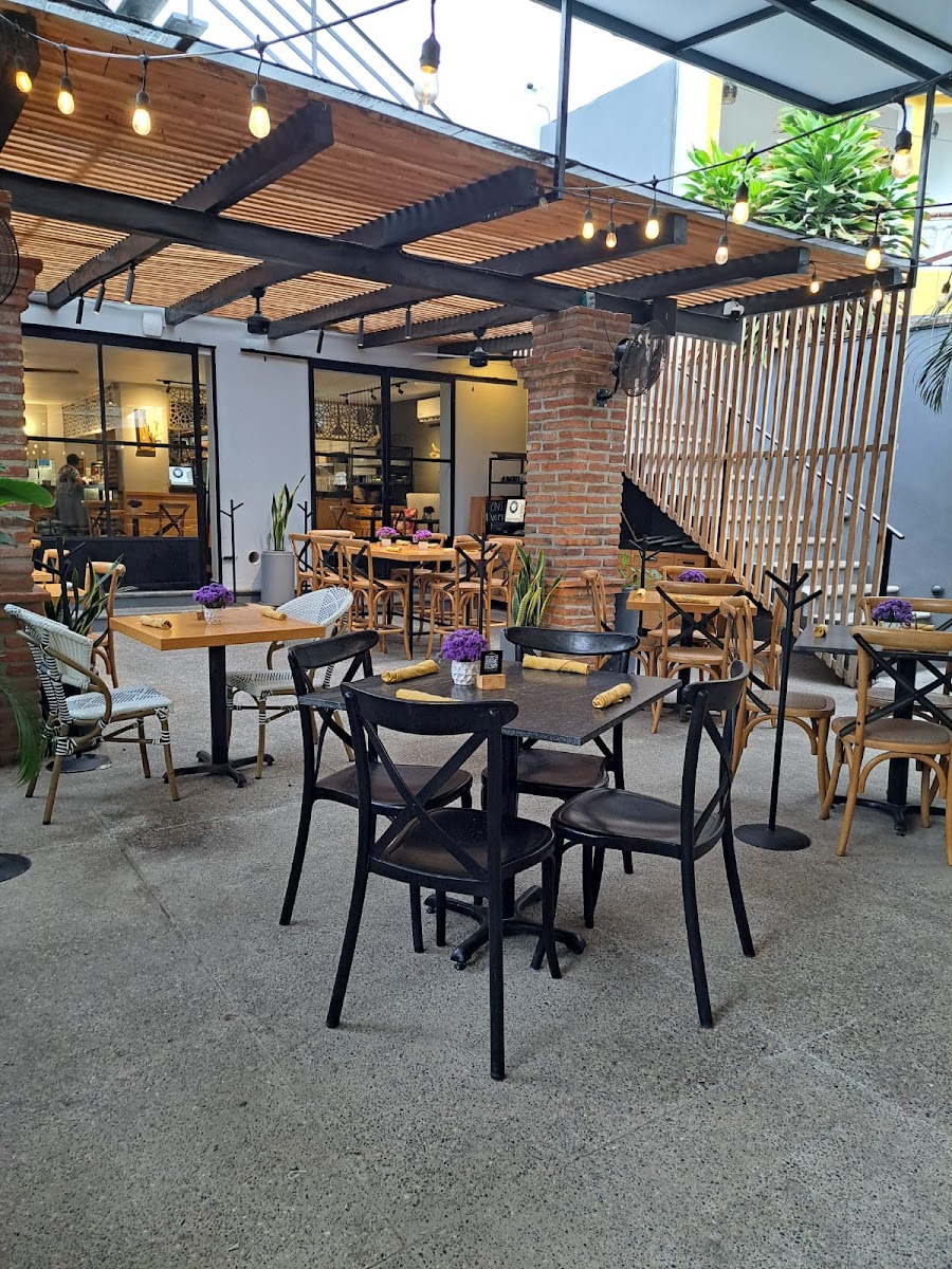 Bistro Cobojo