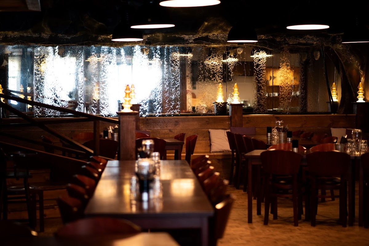 Bistro De Opschepper