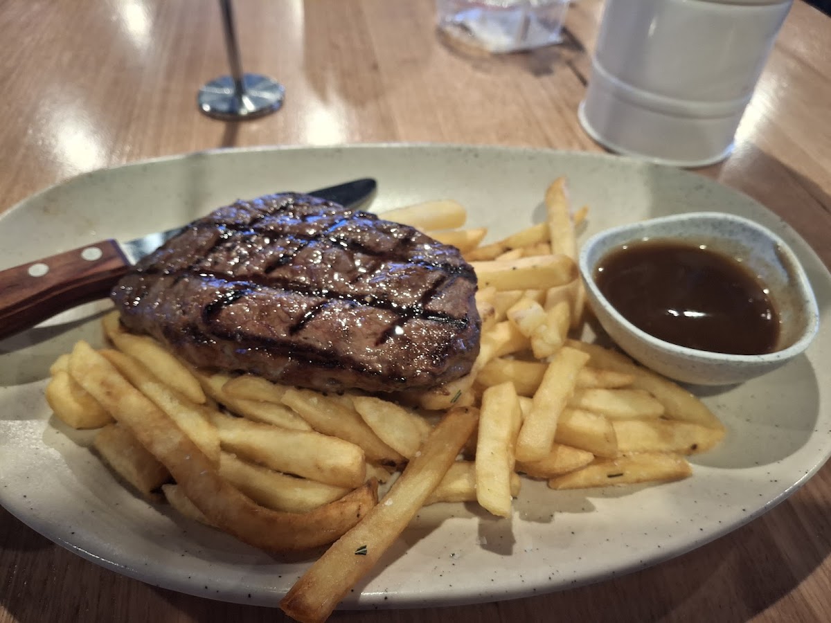 Bistro Rouge