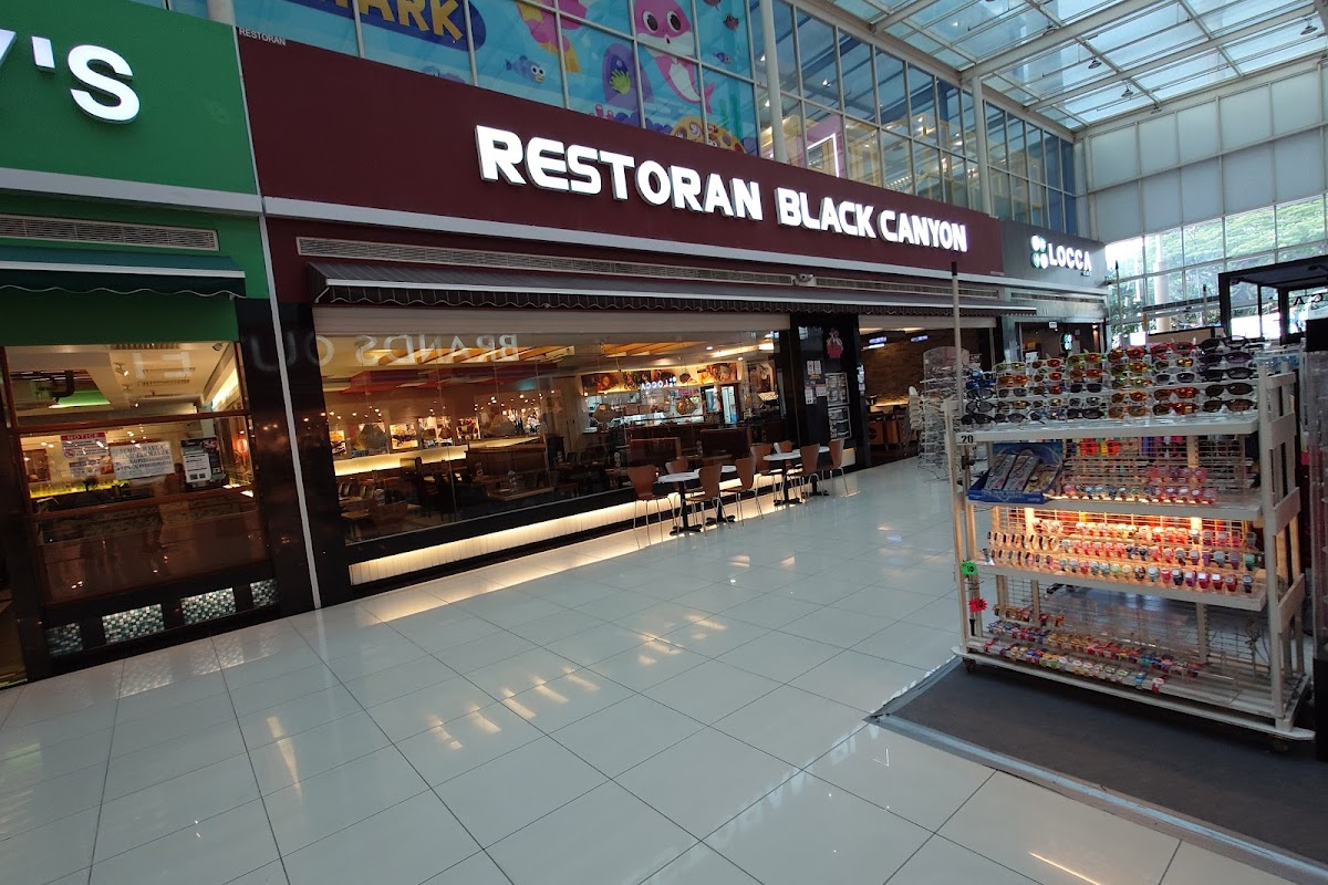 Black Canyon Dataran Pahlawan Megamall