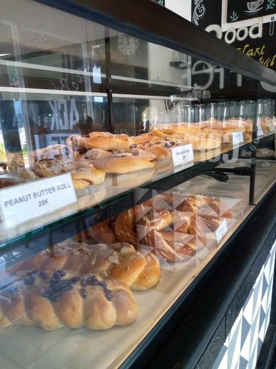 Black White Cafe Bakery