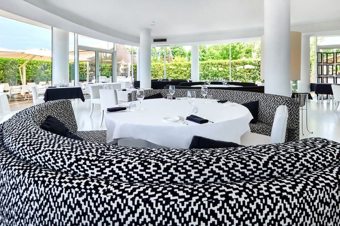 Blanco Lounge Restaurant