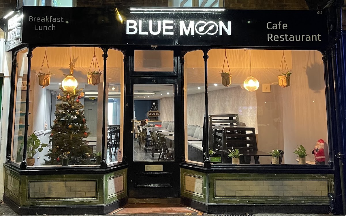 Blue Moon Cafe Restaurant