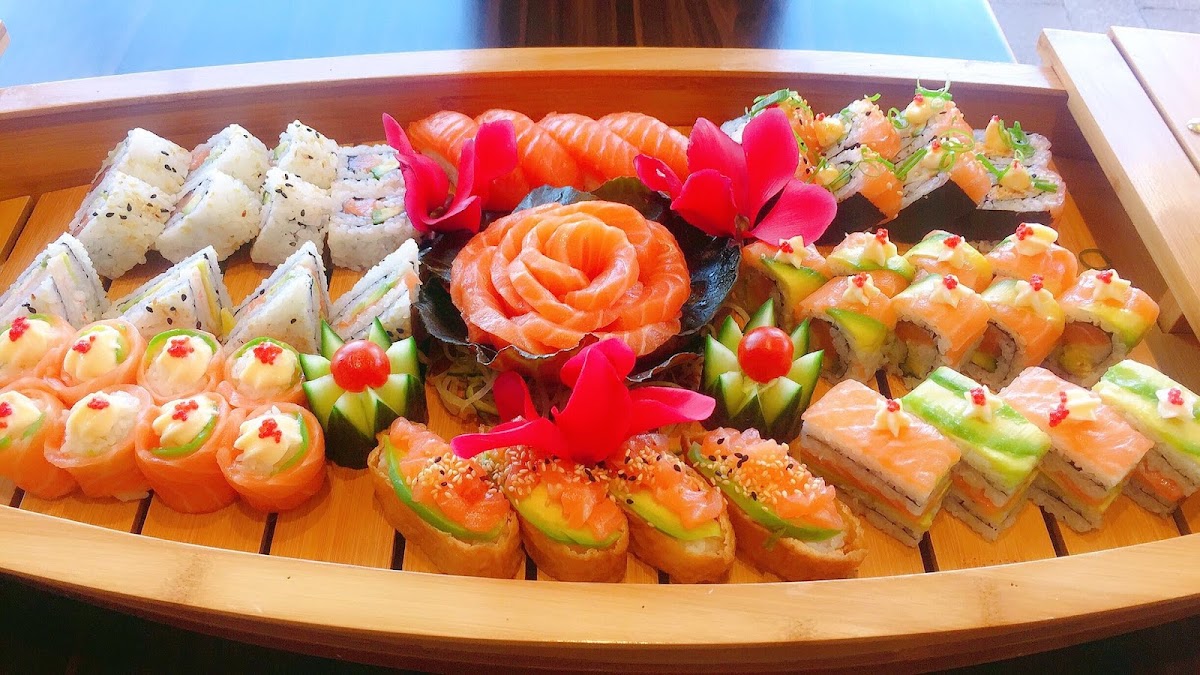 Boathouse Sushi Photos 2