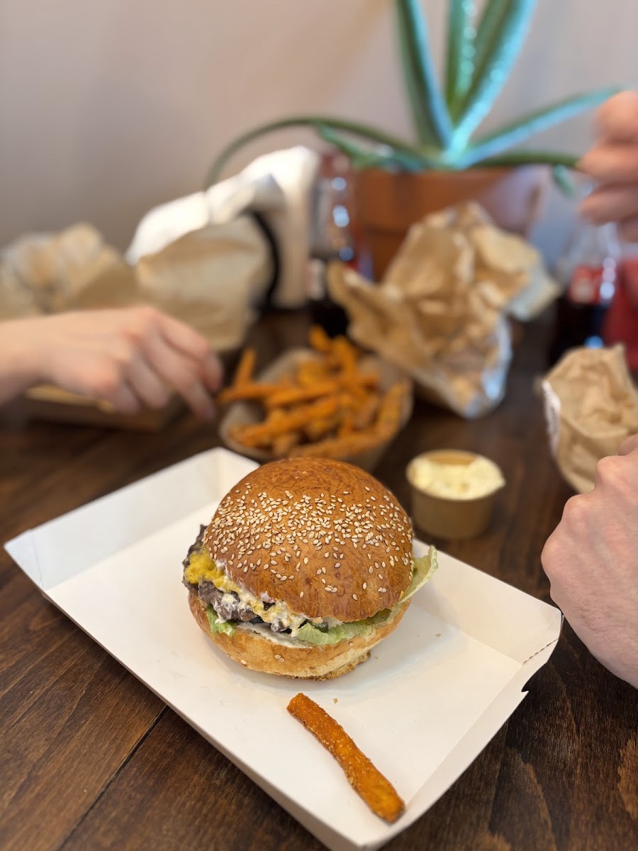 Bonanza Burgers Photos 2