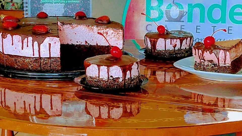 Bondelic Cafeteria Photos 2