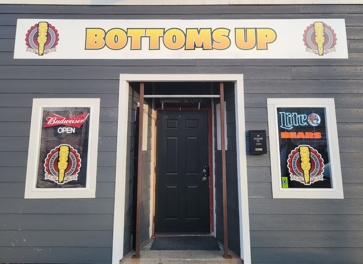 Bottoms Up On 7Th Photos 2