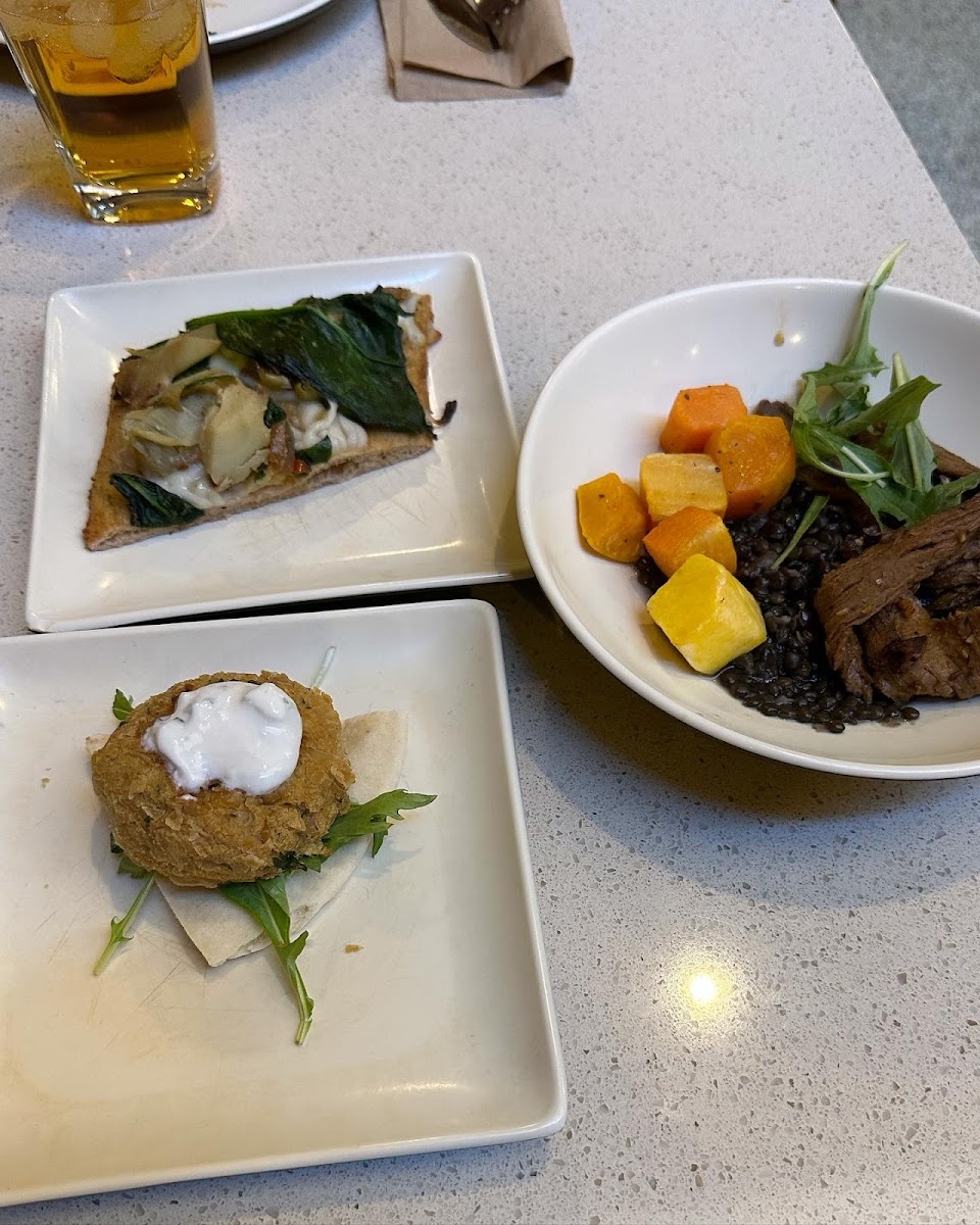 Bruin Plate Residential Restaurant Photos 2