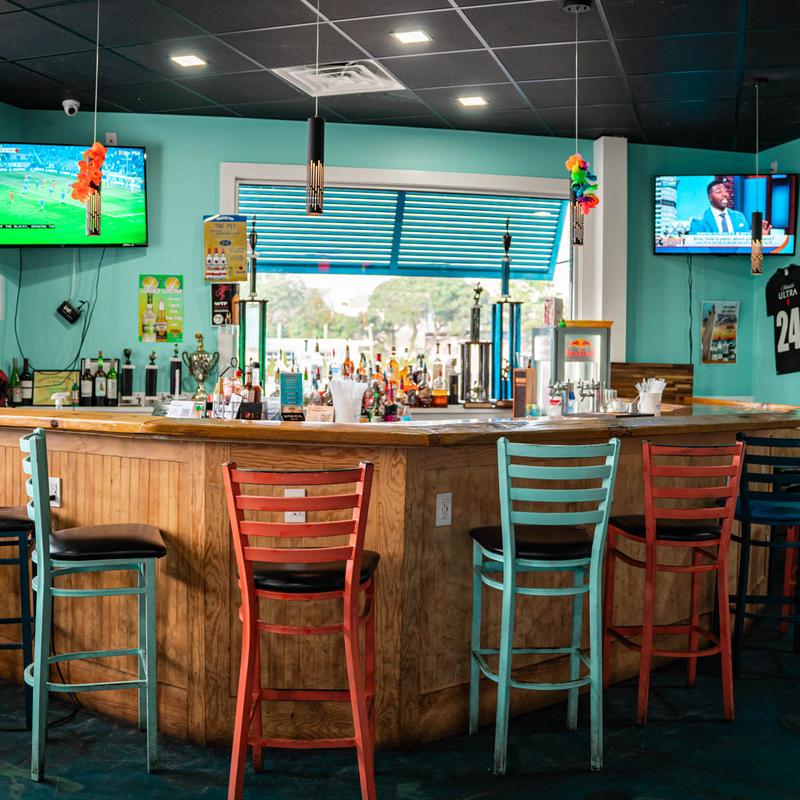 Bucketheads Beach Grill