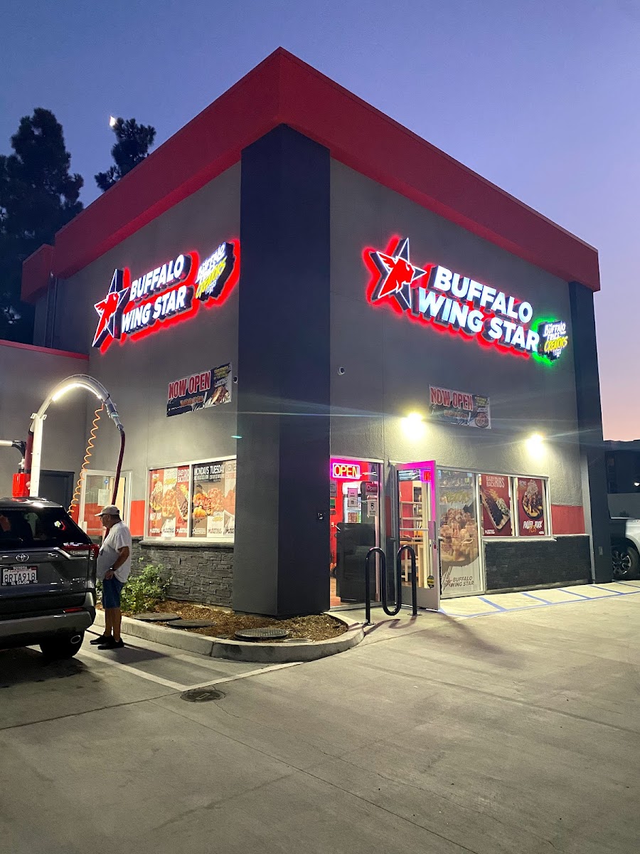 Buffalo Wing Star