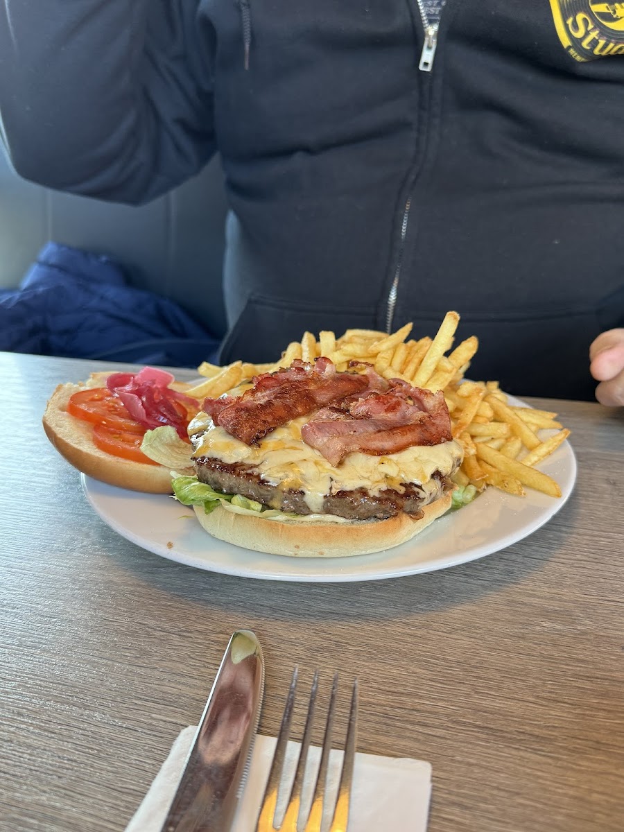 Burger & Pizza Companiet Photos 9