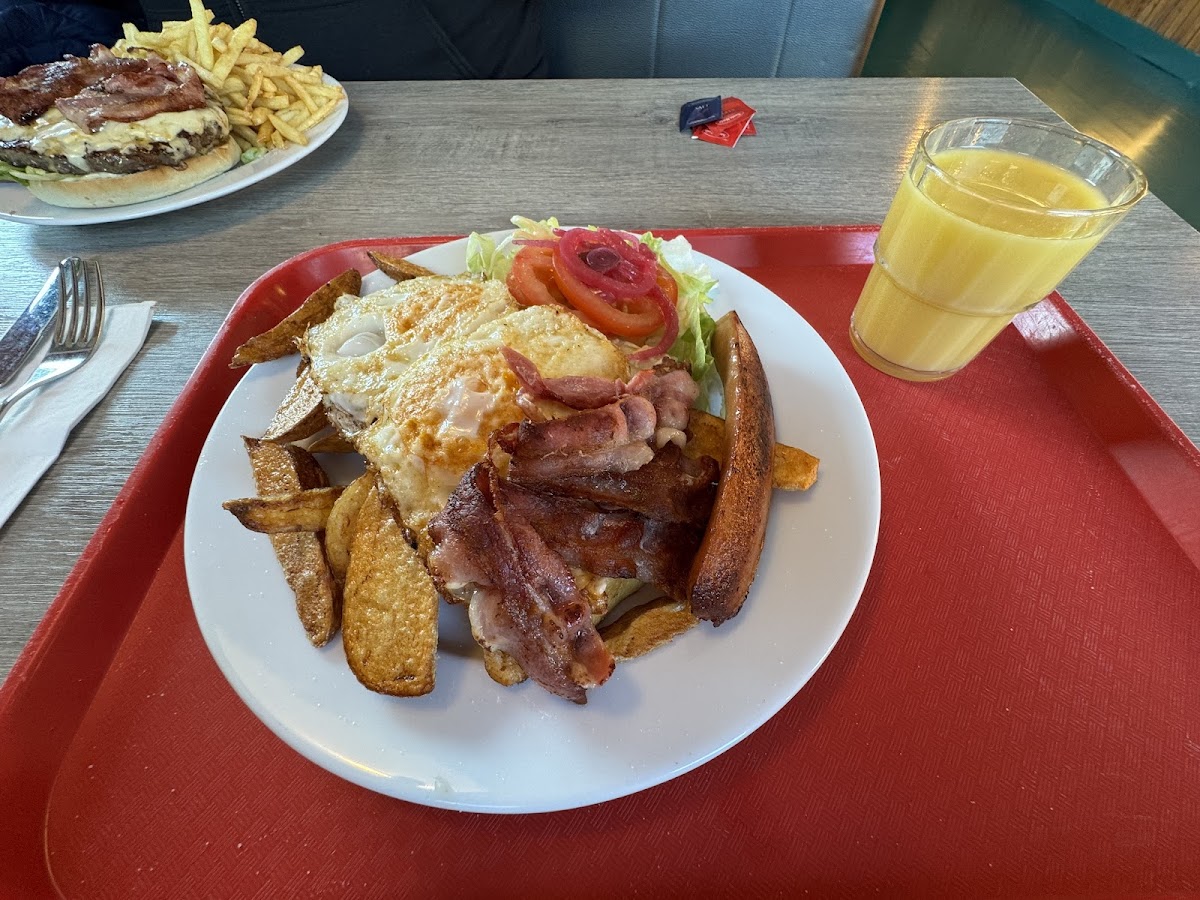 Burger & Pizza Companiet Photos 2