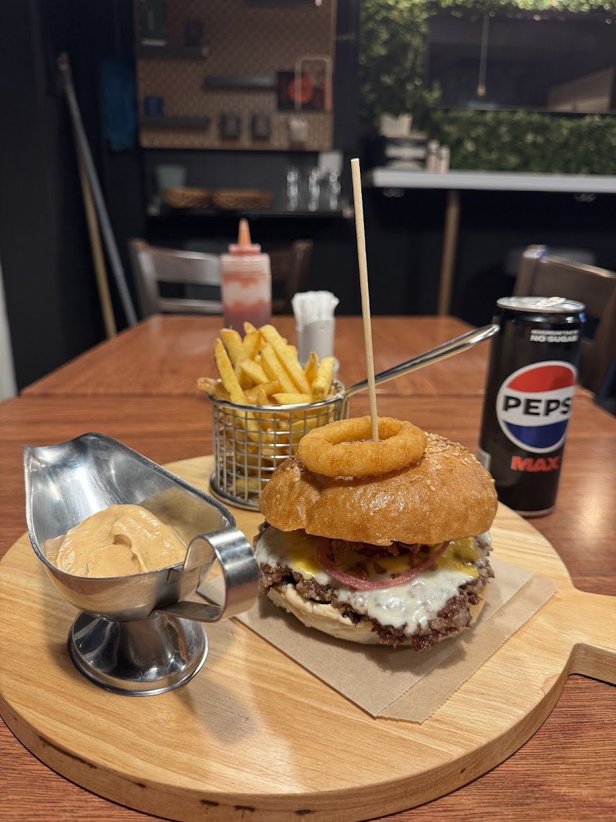 Burger Thirteen (B13) Photos 2