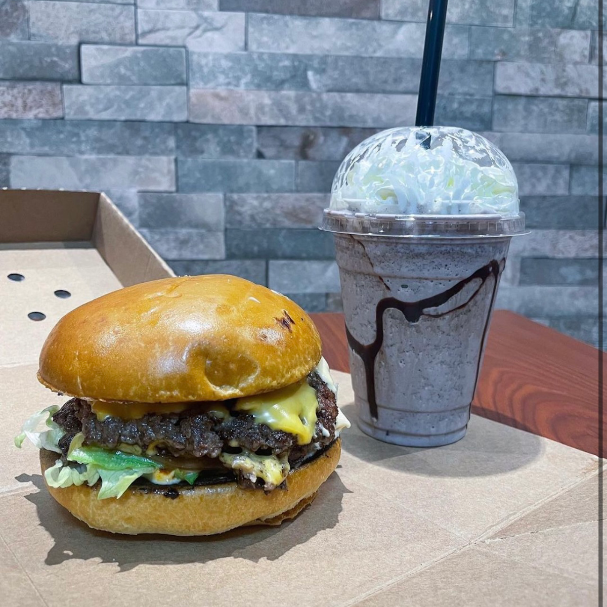 Burgerz House Photos 2