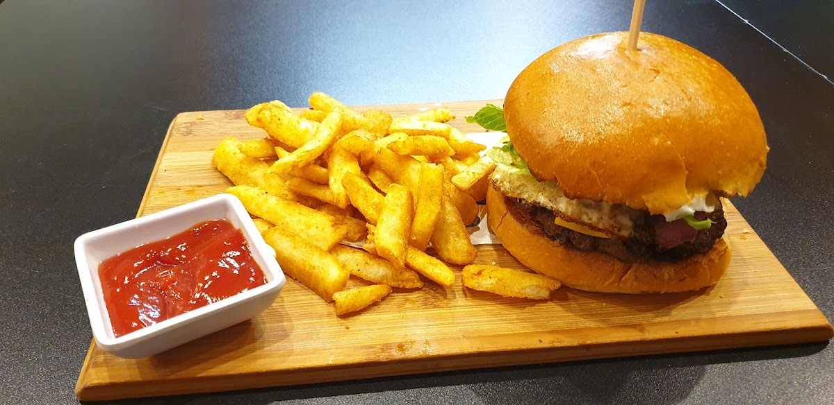 Burgled Burgers Photos 9